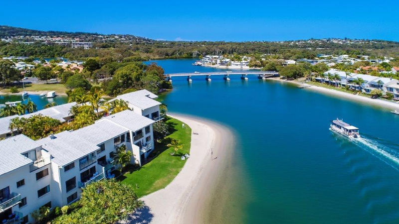 Discover Noosa River from a different perspective - this is more than just a Noosa ferry ride! Purchase a few drinks from the bar, cruise the Noosa river and even park up on a sand back for a swim!